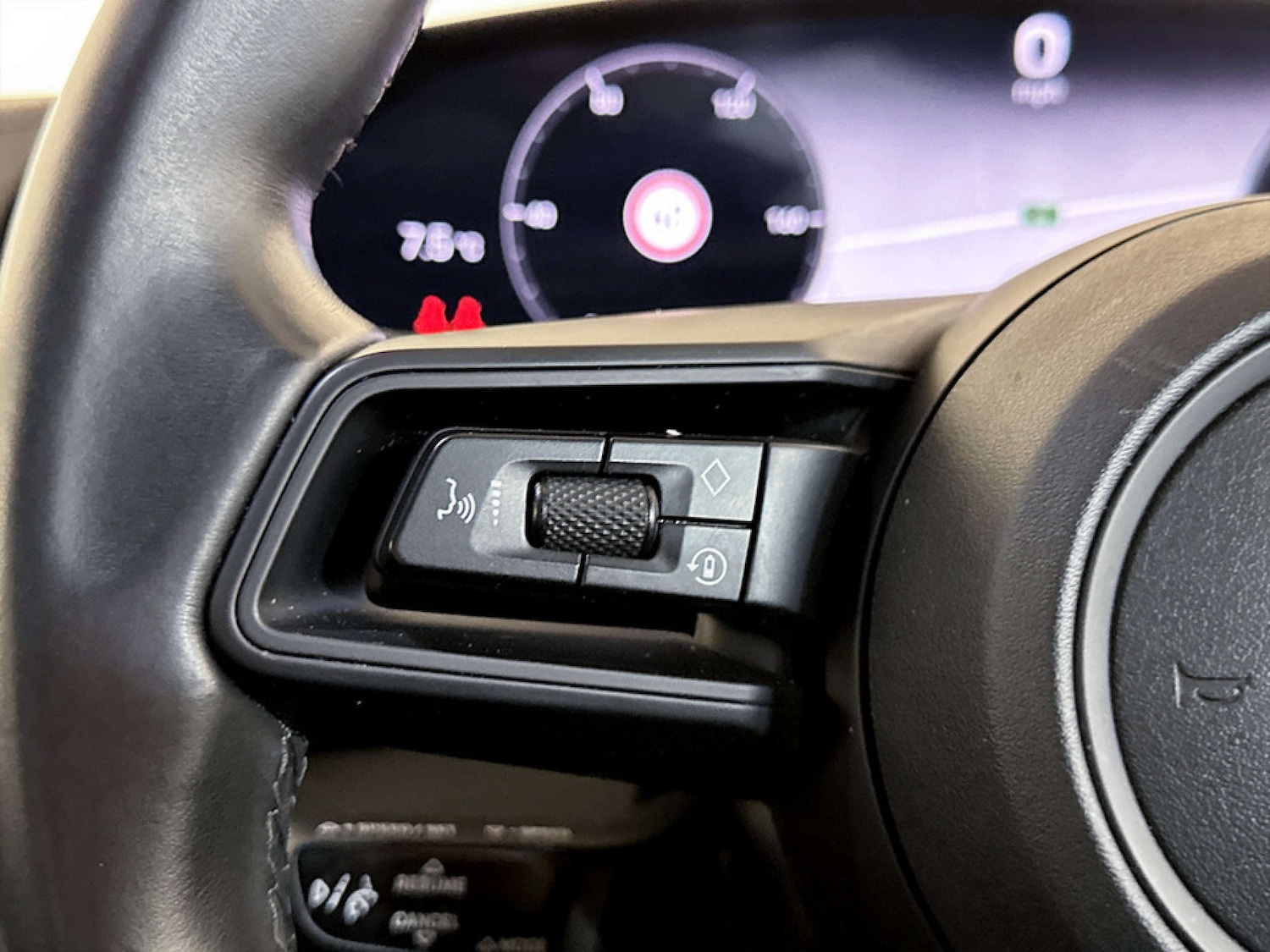 Used Porsche Taycan 2022 for sale - 77245617: Photo 18