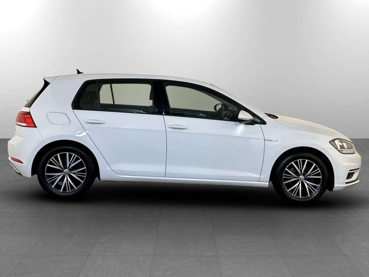 Used Volkswagen Golf 2018 for sale - 77409032: Photo 10