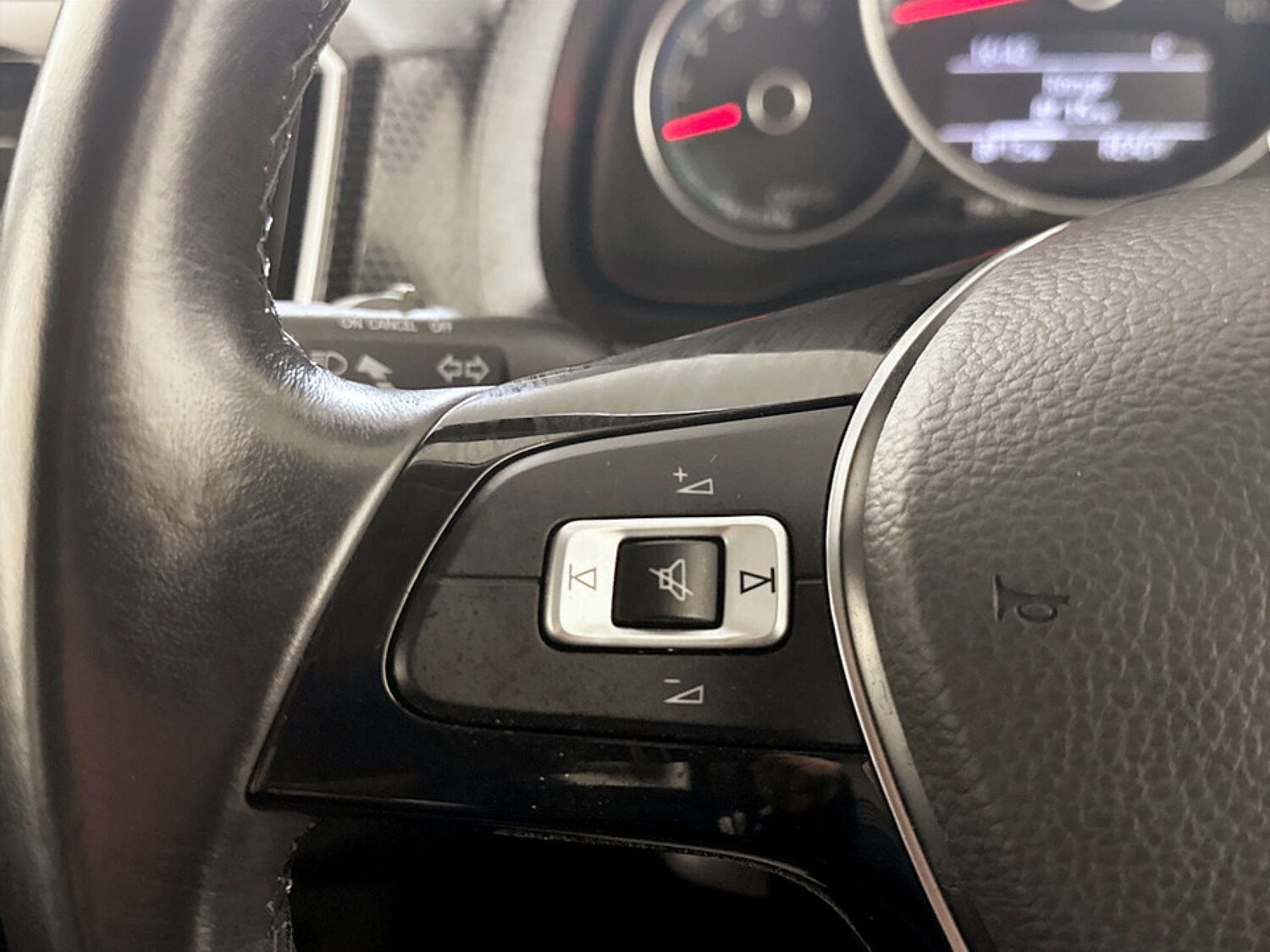 Used Volkswagen up! 2022 for sale - 77688345: Photo 17