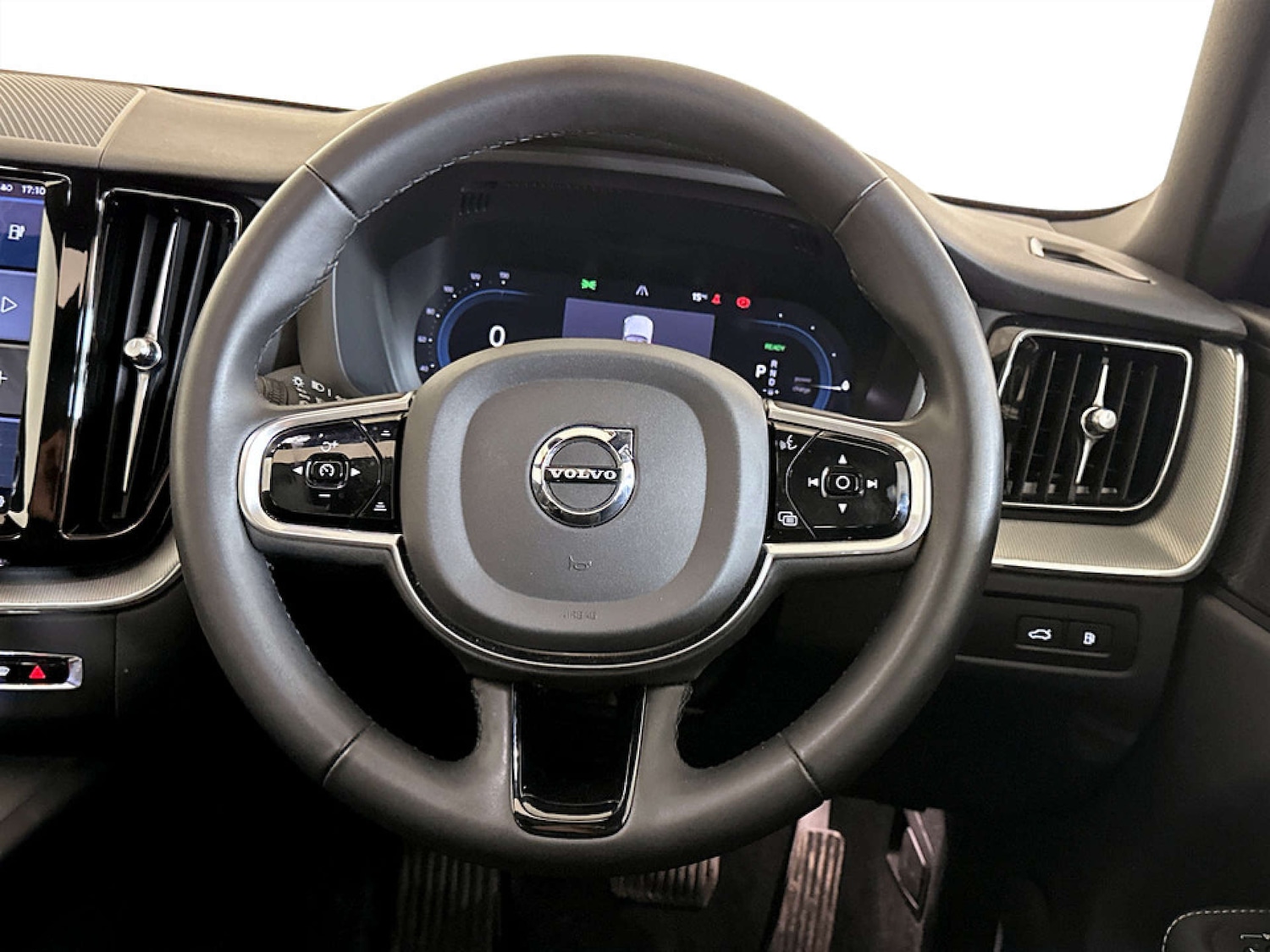 Used Volvo XC60 2023 for sale - 77655568: Photo 16