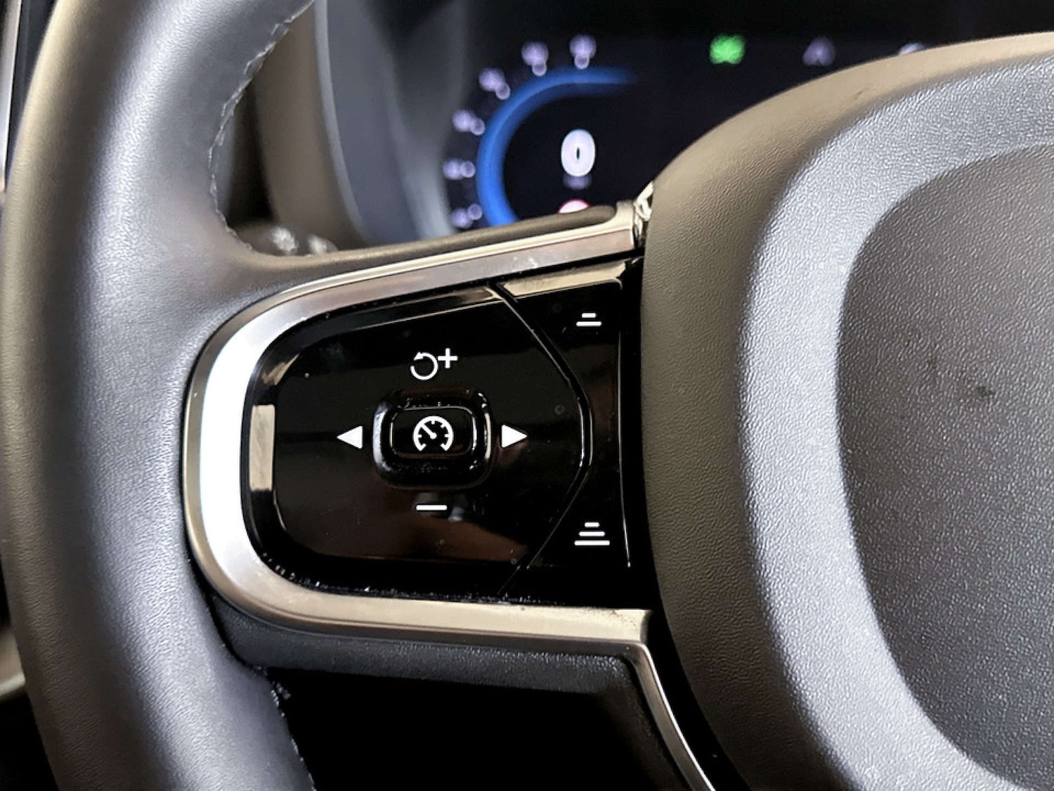 Used Volvo XC60 2023 for sale - 77655568: Photo 17