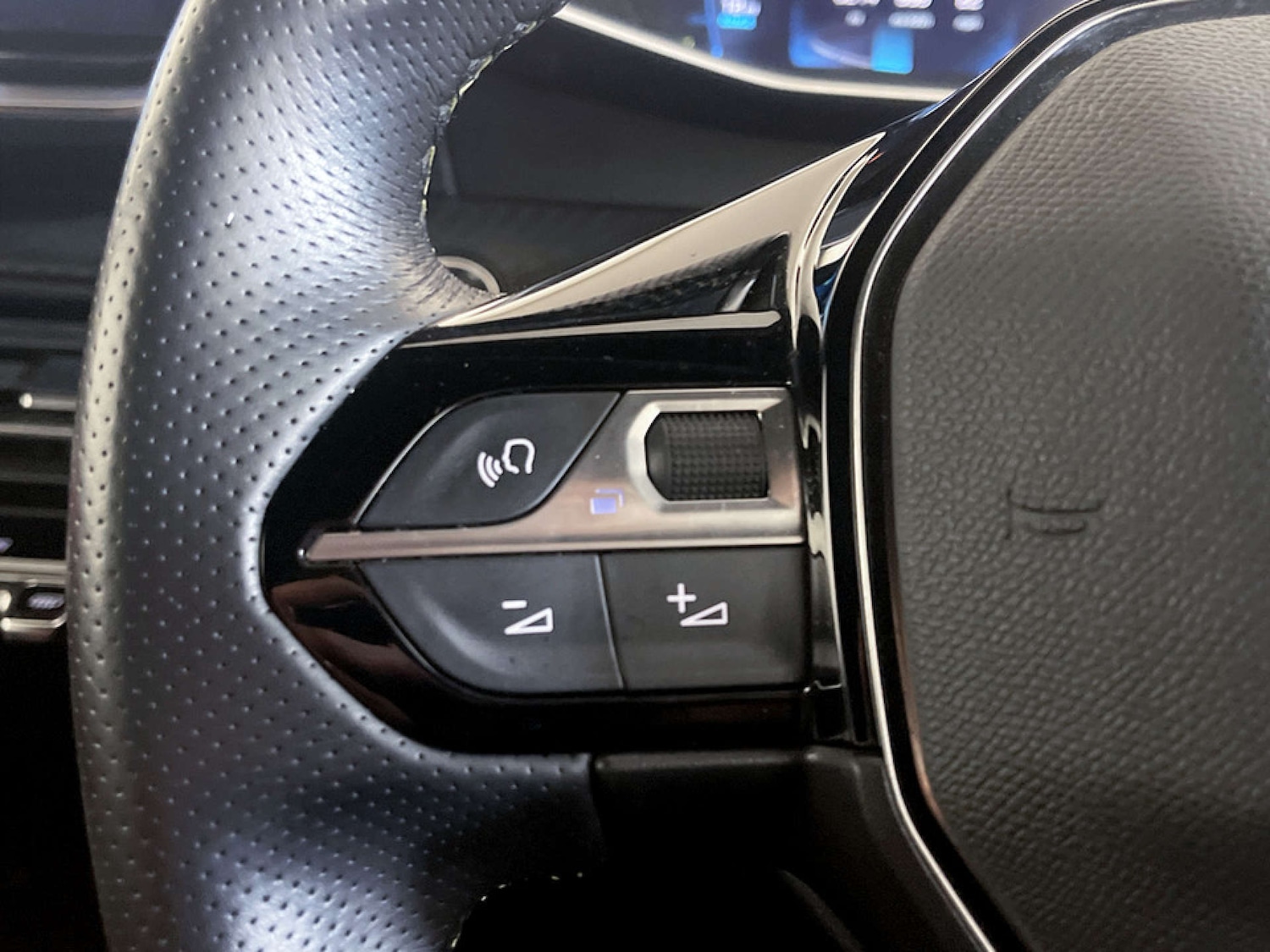 Used Peugeot 2008 2022 for sale - 77693787: Photo 16