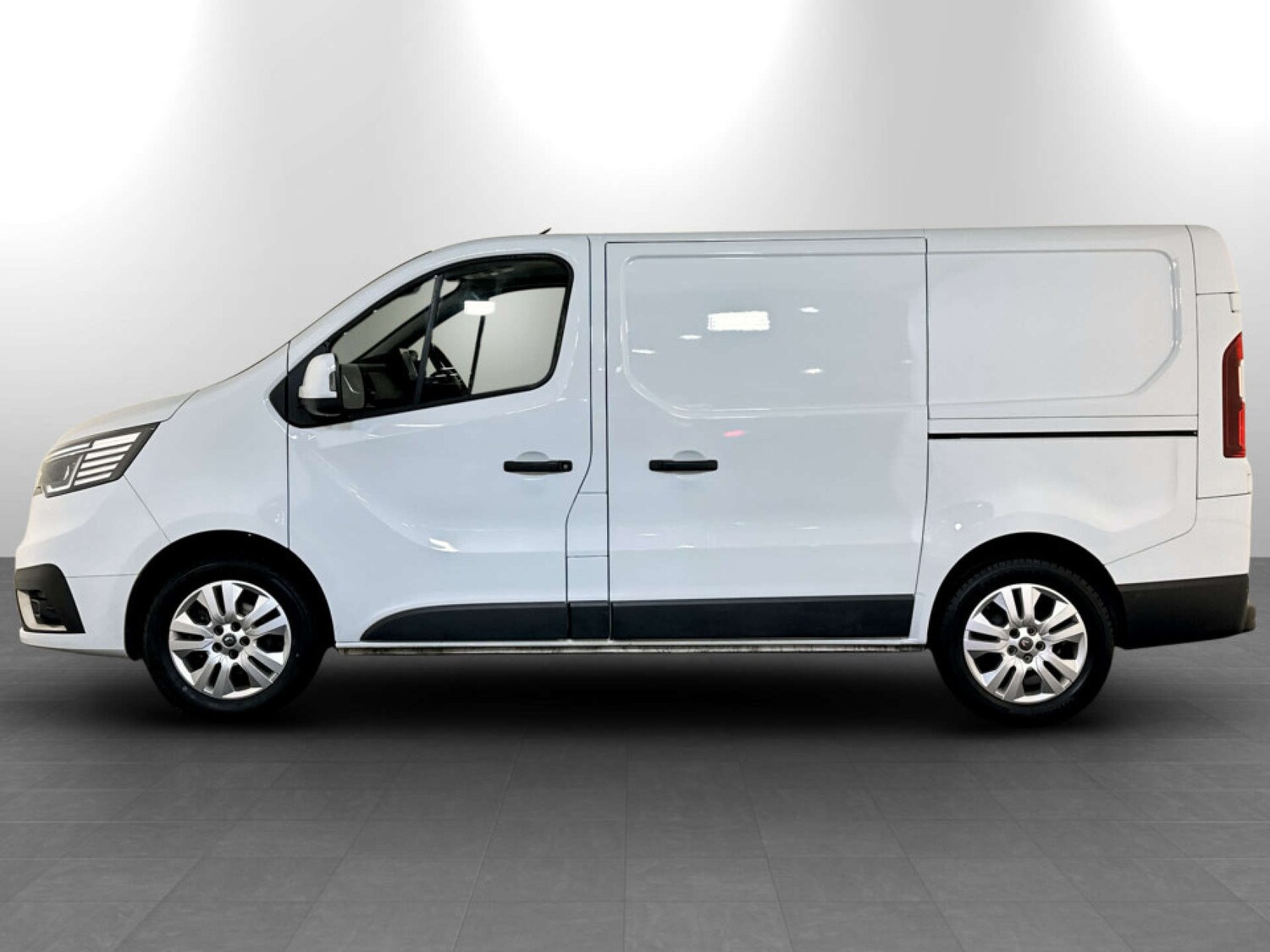 Used Renault Trafic 2023 for sale - 77805556: Photo 6
