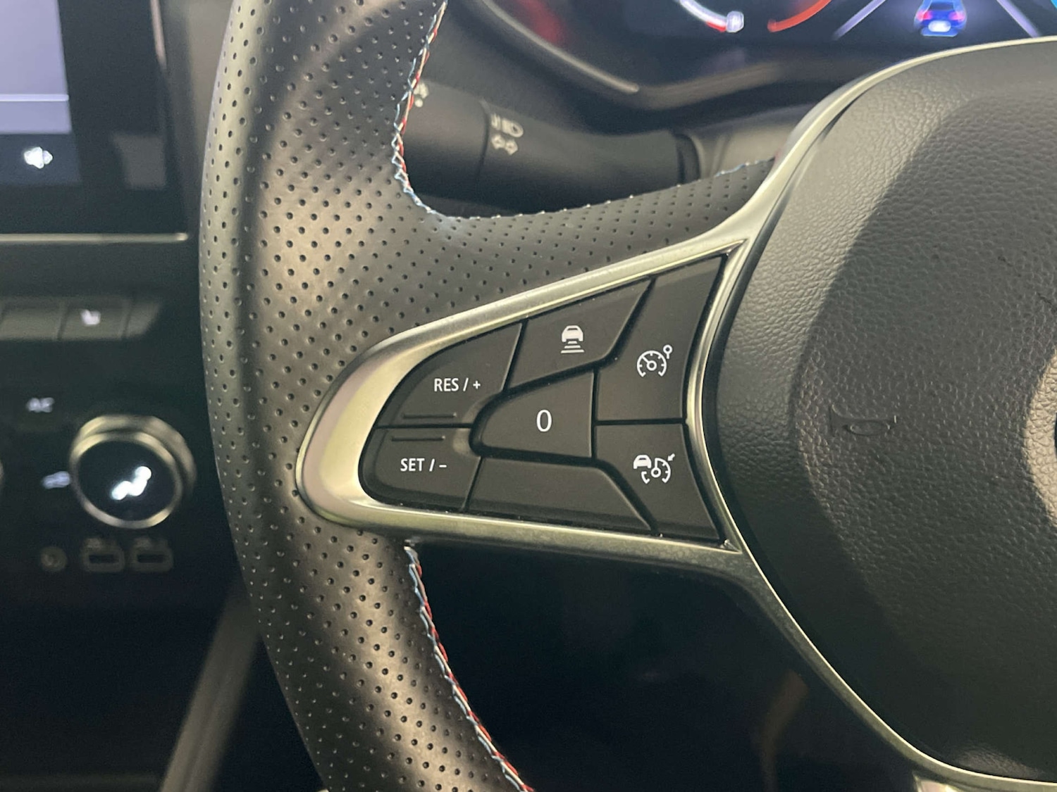 Used Renault Clio 2024 for sale - 77920667: Photo 17