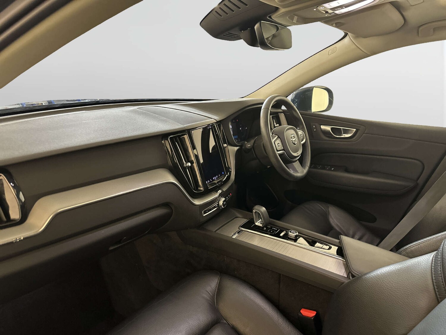 Used Volvo XC60 2023 for sale - 77888850: Photo 12