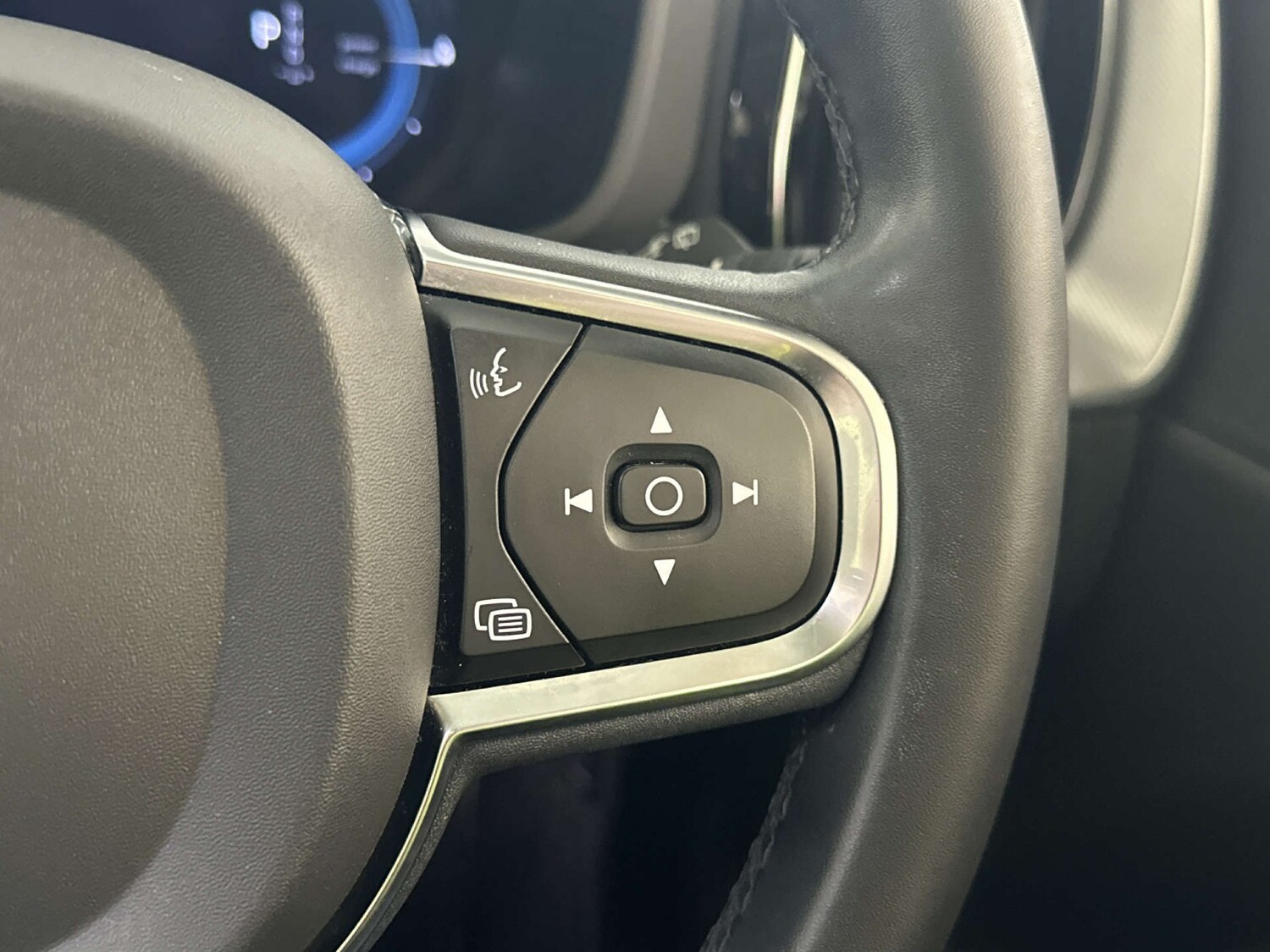 Used Volvo XC60 2023 for sale - 77888850: Photo 21