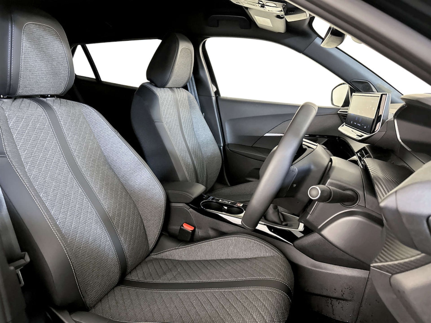 Used Peugeot 2008 2023 for sale - 77805548: Photo 13