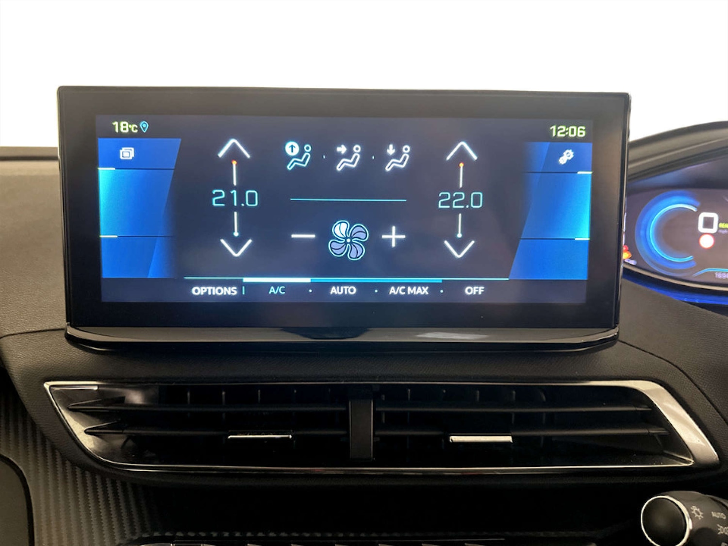 Used Peugeot 3008 2023 for sale - 77185782: Photo 24