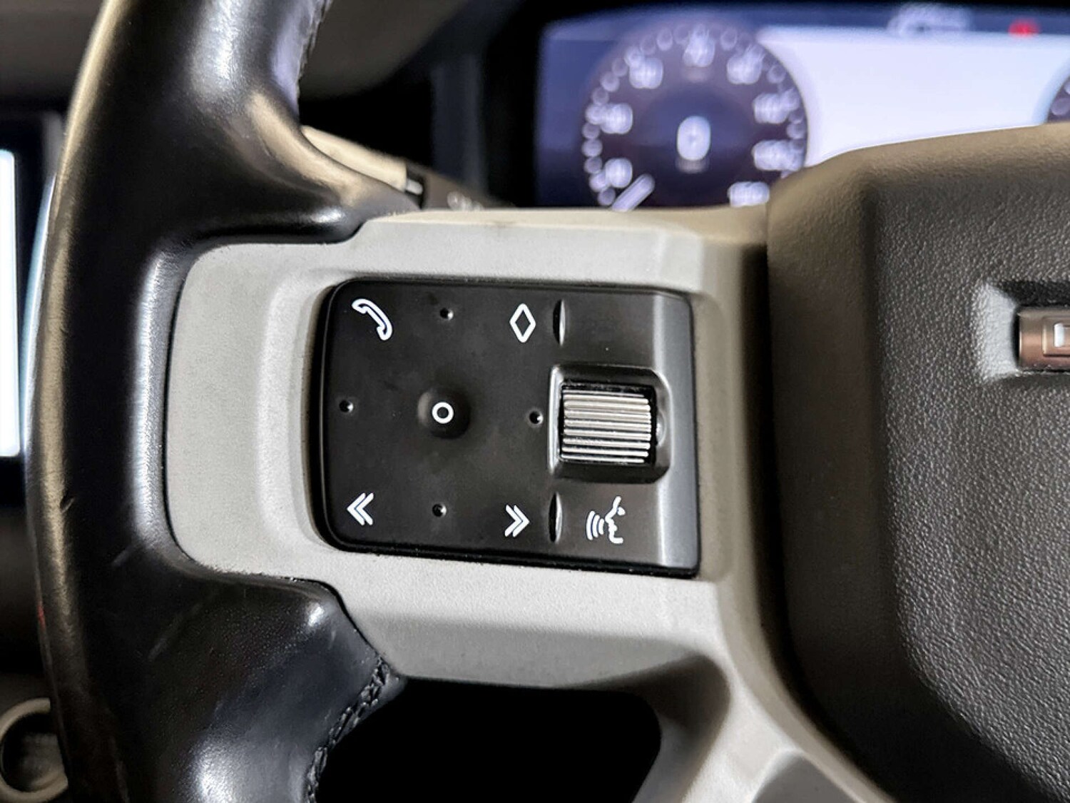 Used Land Rover Defender 2020 for sale - 77712962: Photo 16