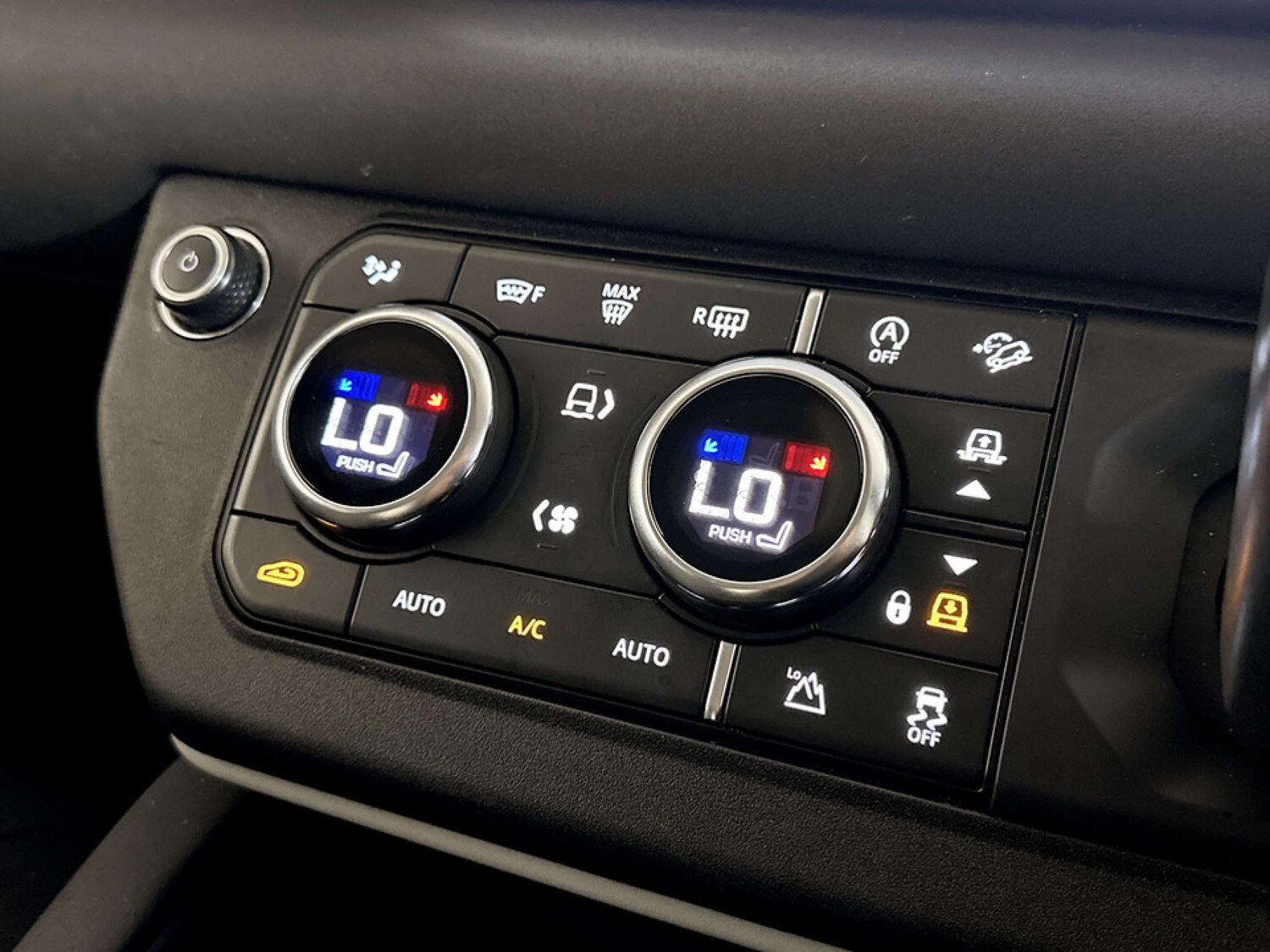 Used Land Rover Defender 2020 for sale - 77712962: Photo 24