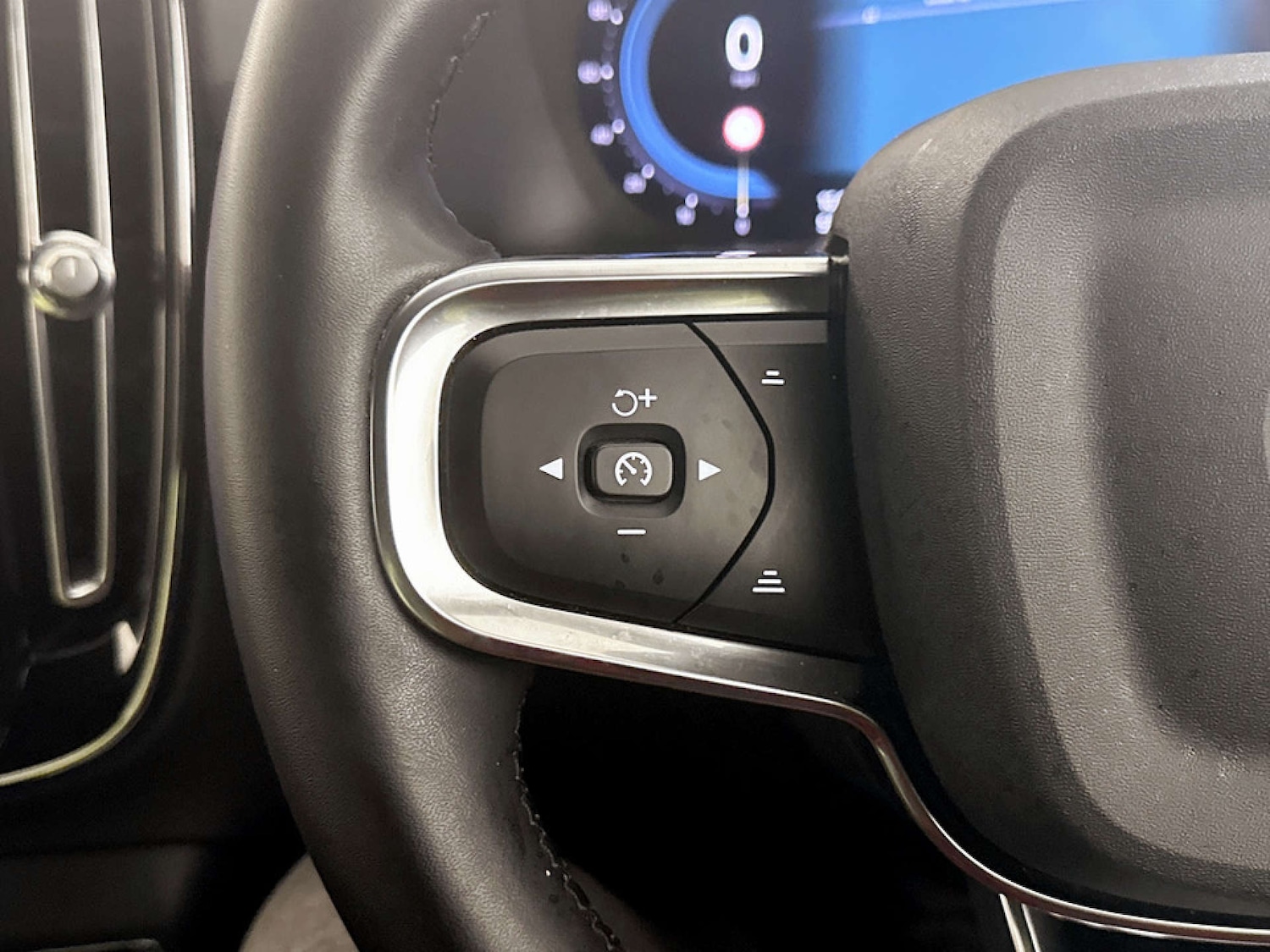 Used Volvo XC40 2022 for sale - 77431911: Photo 17