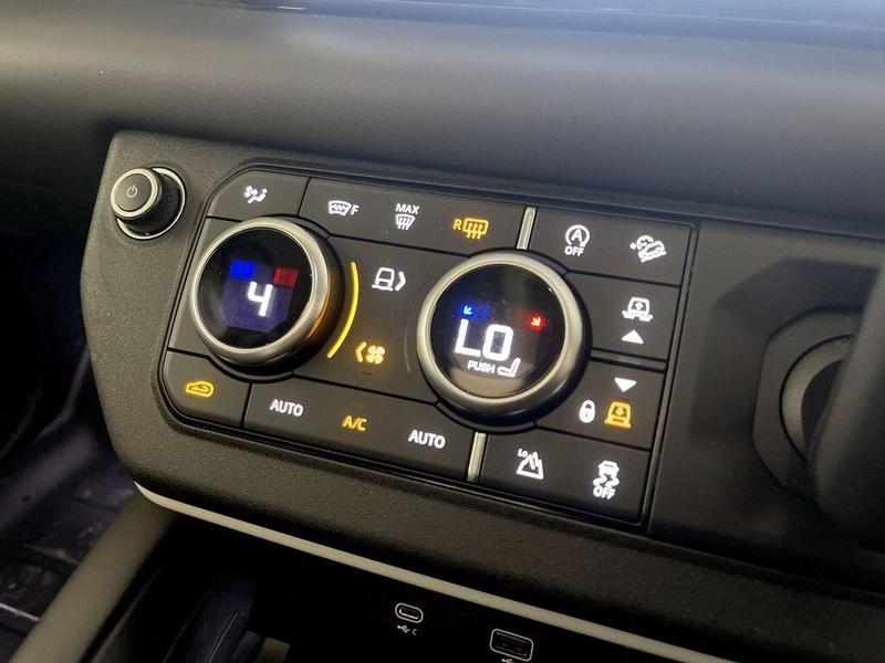 Used Land Rover Defender 2020 for sale - 76563116: Photo 28