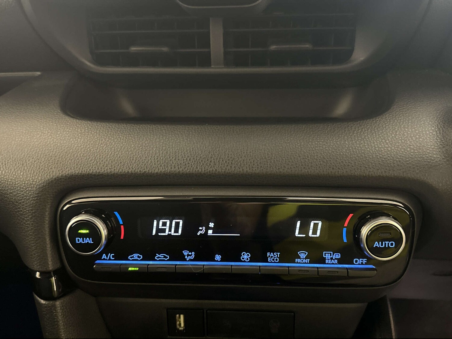 Used Toyota Yaris 2023 for sale - 78162728: Photo 24