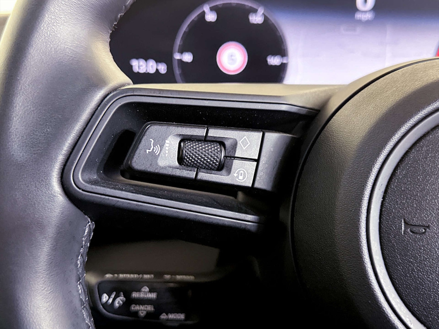 Used Porsche Taycan 2023 for sale - 77186103: Photo 18