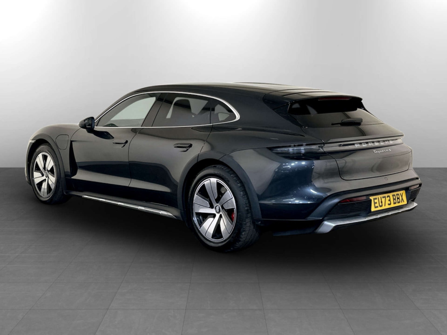 Used Porsche Taycan 2023 for sale - 77186103: Photo 8