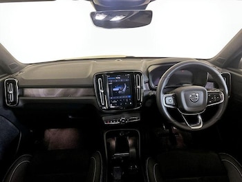 Used Volvo XC40 2022 for sale - 76329685: Photo