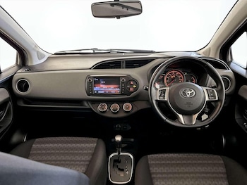 Used Toyota Yaris 2017 for sale - 76895612: Photo