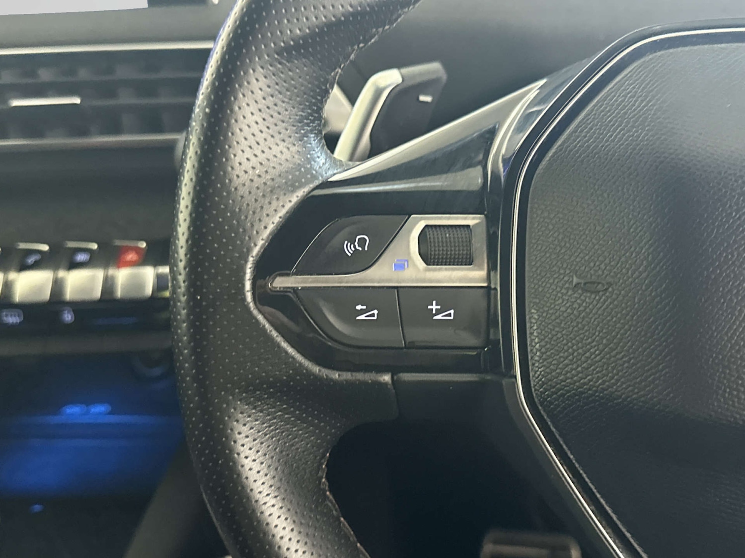 Used Peugeot 3008 2017 for sale - 77967820: Photo 16