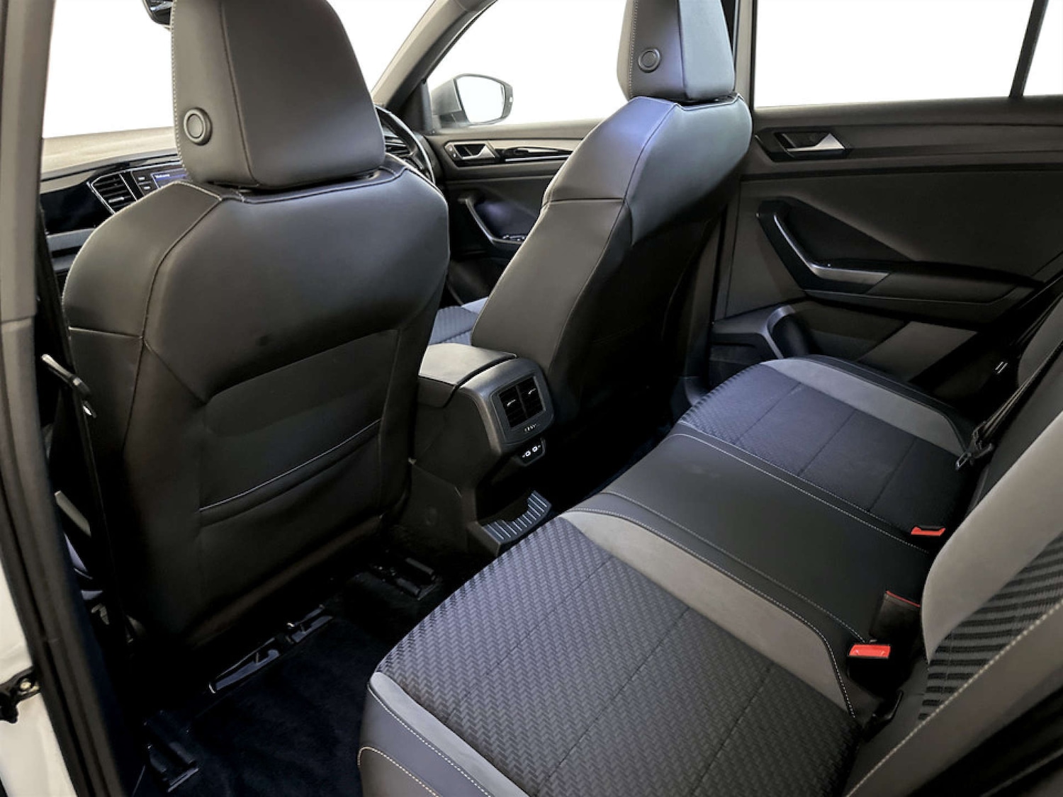 Used Volkswagen T-Roc 2021 for sale - 77704077: Photo 14