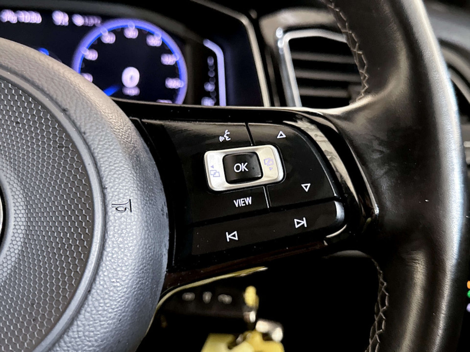 Used Volkswagen T-Roc 2021 for sale - 77704077: Photo 20