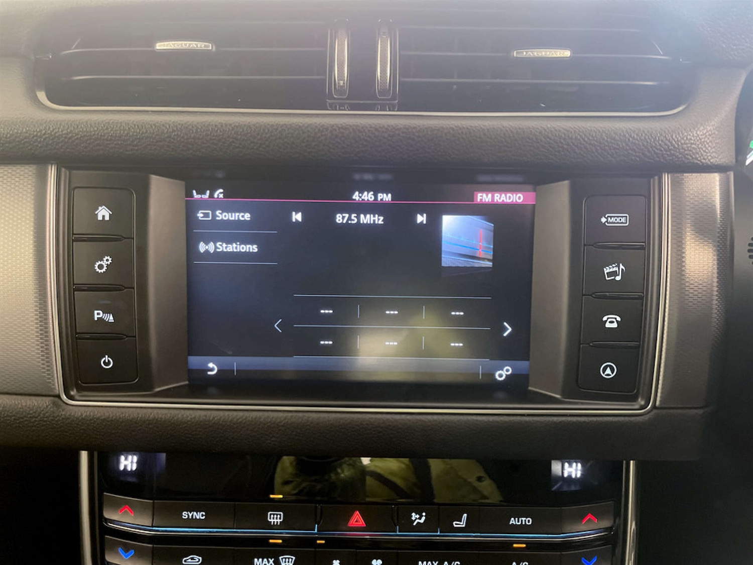 Used Jaguar XF 2017 for sale - 77469937: Photo 23