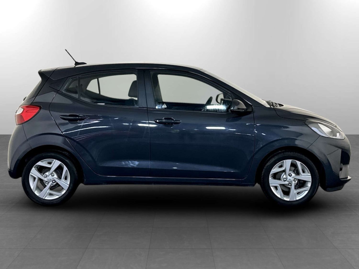 Used Hyundai i10 2023 for sale - 77271528: Photo 11