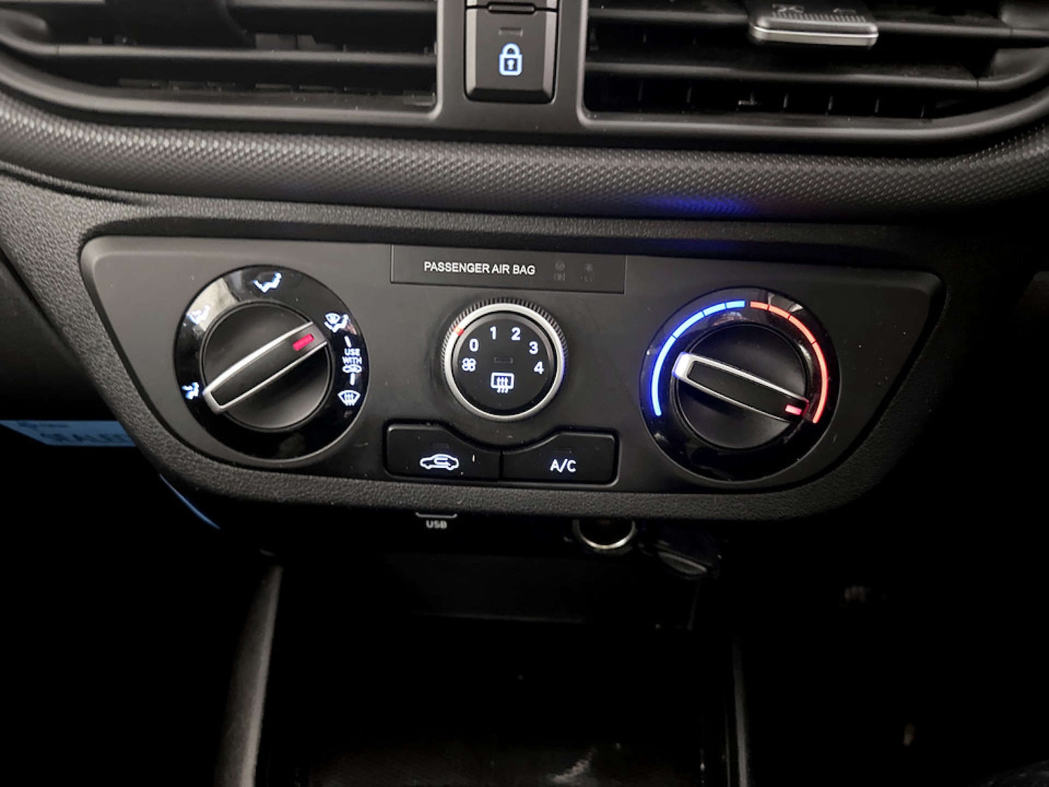 Used Hyundai i10 2023 for sale - 77271528: Photo 24