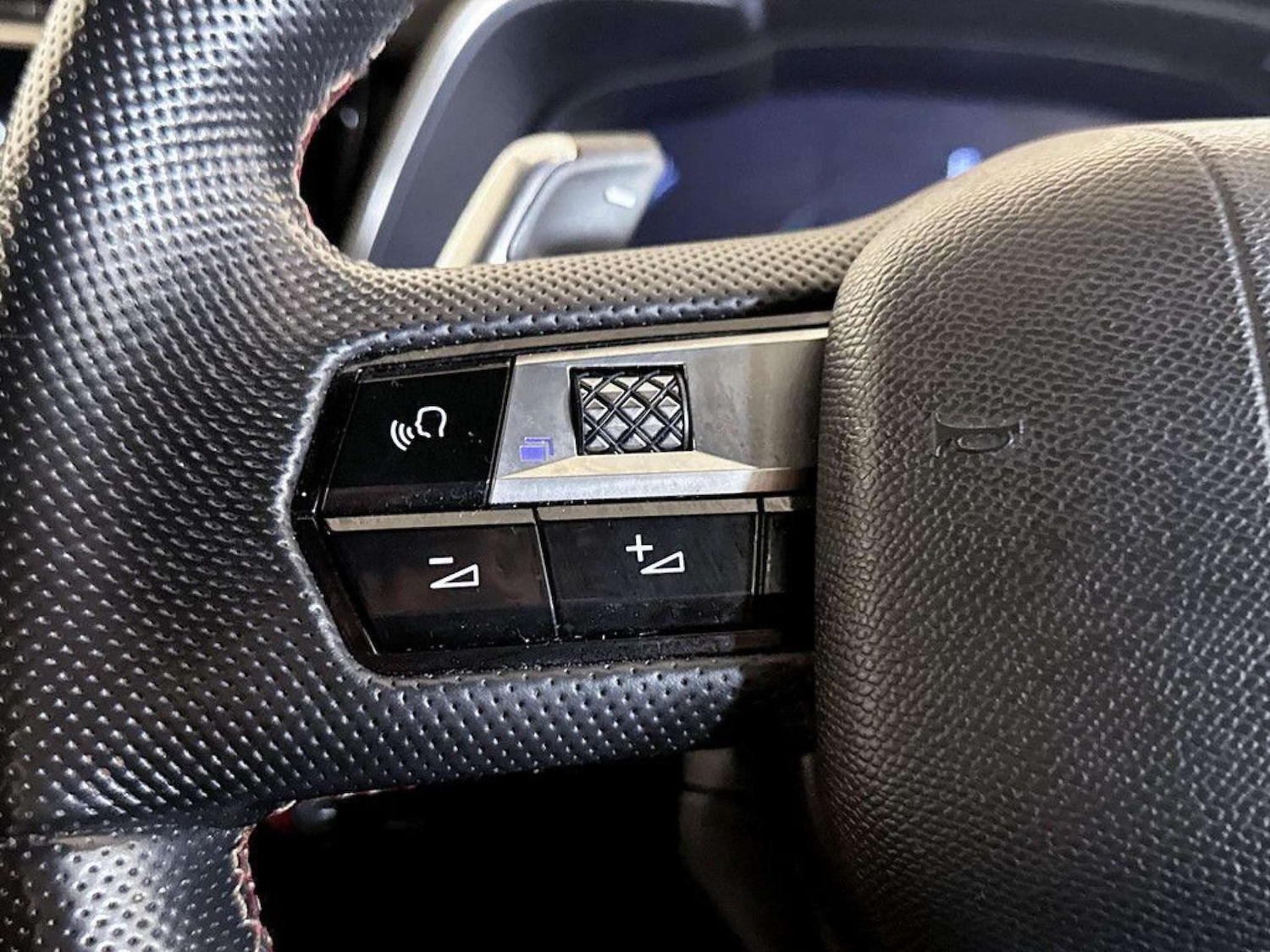 Used DS Automobiles DS 7 Crossback 2020 for sale - 77185954: Photo 17