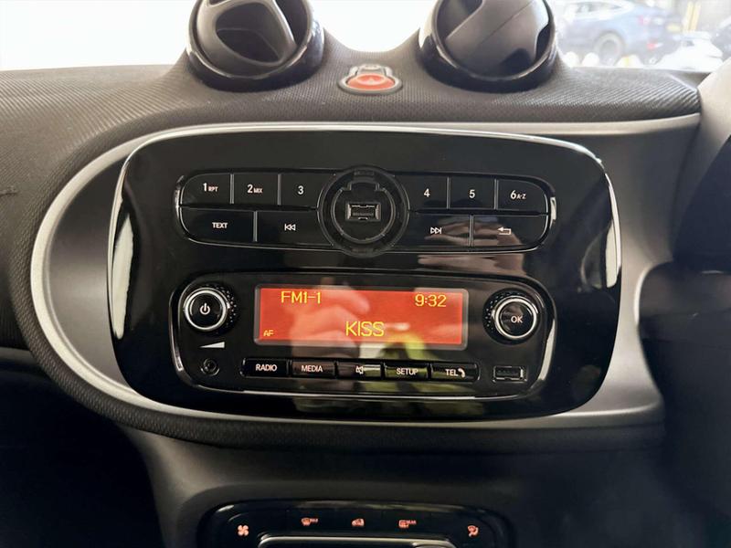 Used smart fortwo 2018 for sale - 76919937: Photo 20