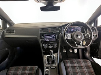 Used Volkswagen Golf 2019 for sale - 75712701: Photo
