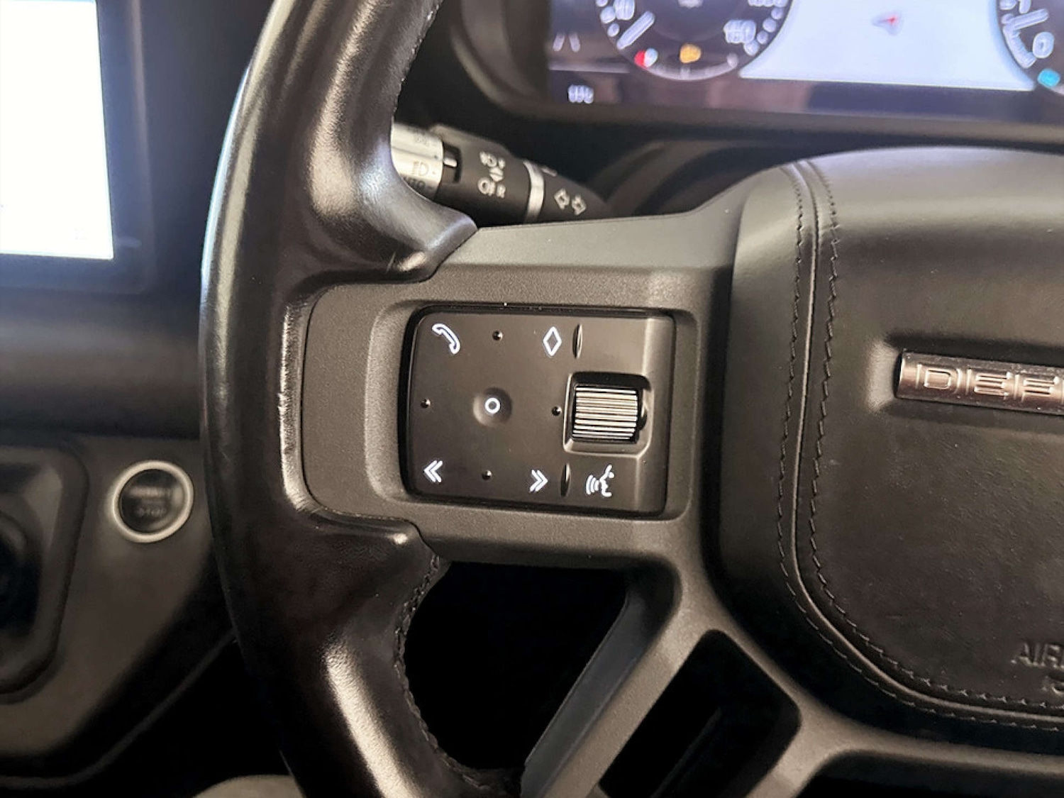 Used Land Rover Defender 110 2020 for sale - 77186137: Photo 19