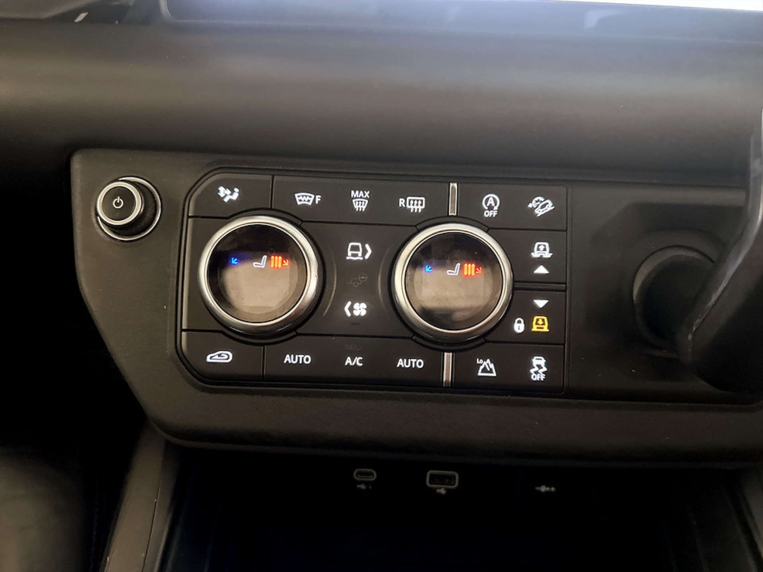 Used Land Rover Defender 110 2020 for sale - 77186137: Photo 26