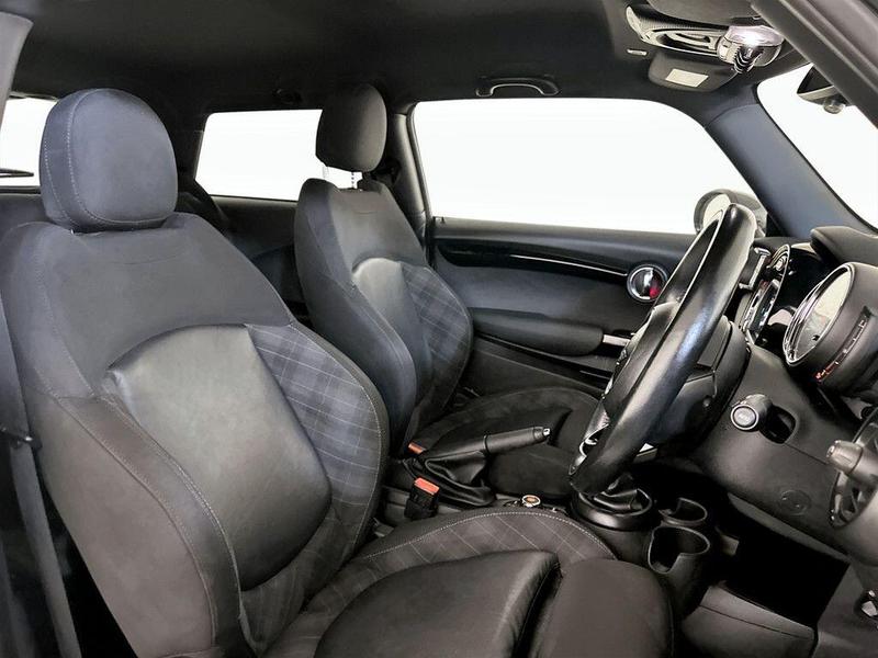 Used MINI Hatch 2018 for sale - 76234898: Photo 13