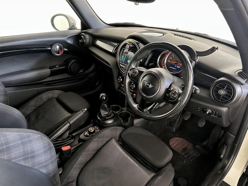 Used MINI Hatch 2018 for sale - 76234898: Photo 15