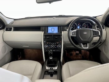 Used Land Rover Discovery Sport 2018 for sale - 75912738: Photo