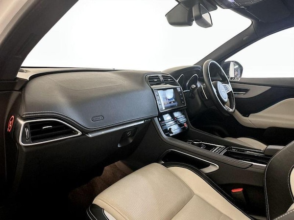 Used Jaguar F-Pace 2017 for sale - 76322331: Photo 12