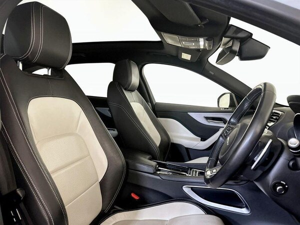 Used Jaguar F-Pace 2017 for sale - 76322331: Photo 14