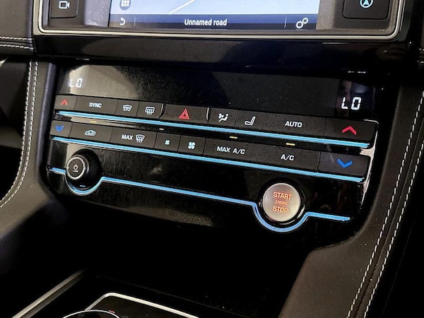 Used Jaguar F-Pace 2017 for sale - 76322331: Photo 26