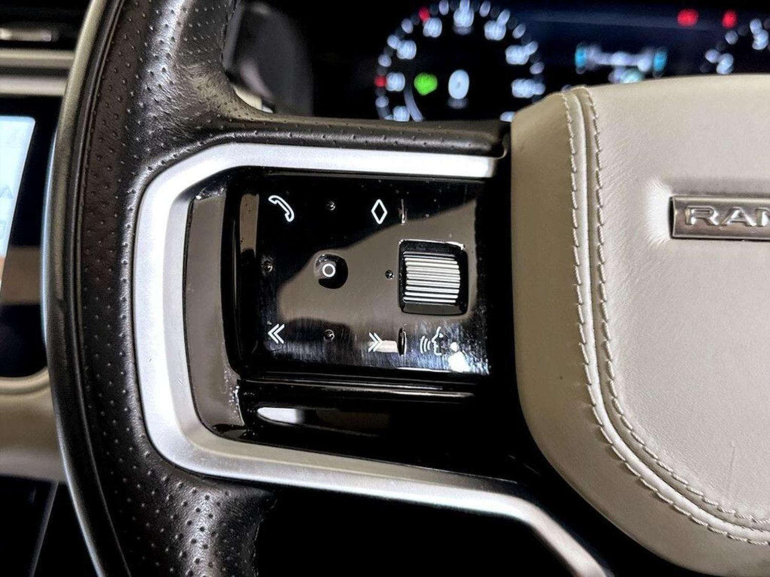 Used Land Rover Range Rover Velar 2021 for sale - 77285469: Photo 17