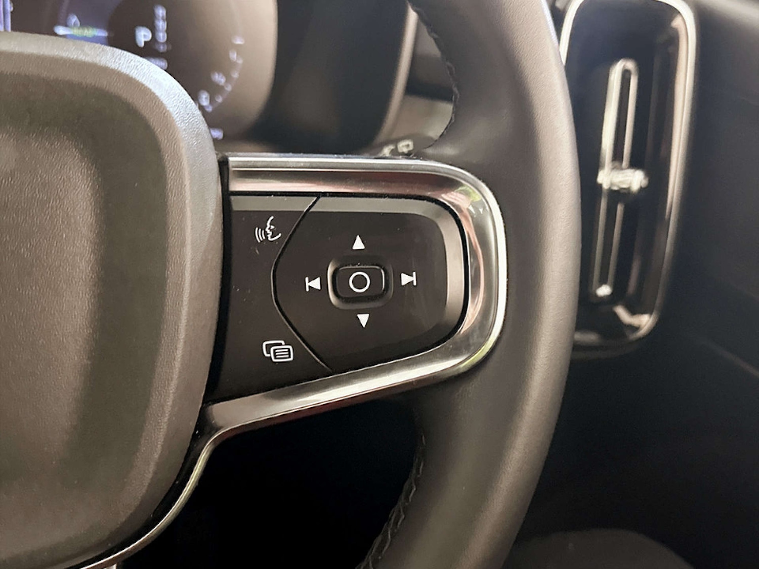 Used Volvo XC40 2022 for sale - 77259140: Photo 19