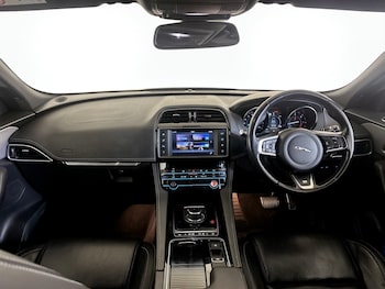 Used Jaguar F-Pace 2018 for sale - 75355882: Photo