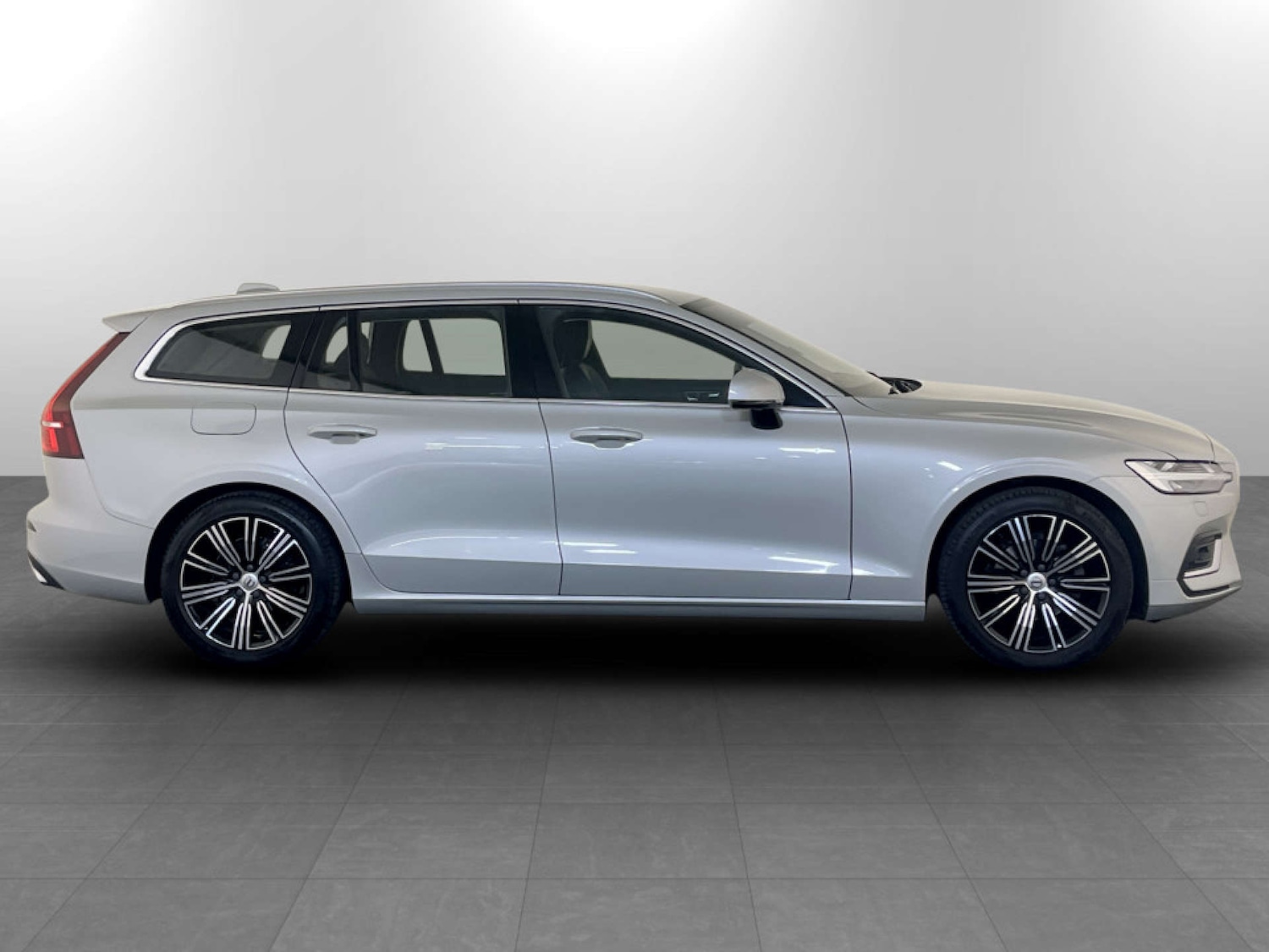Used Volvo V60 2019 for sale - 77185762: Photo 11