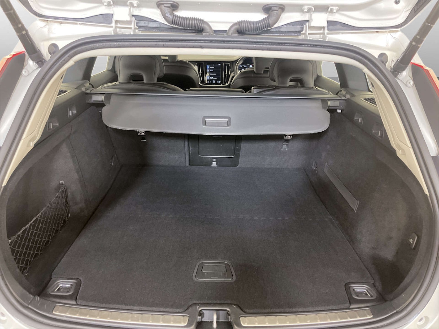 Used Volvo V60 2019 for sale - 77185762: Photo 15