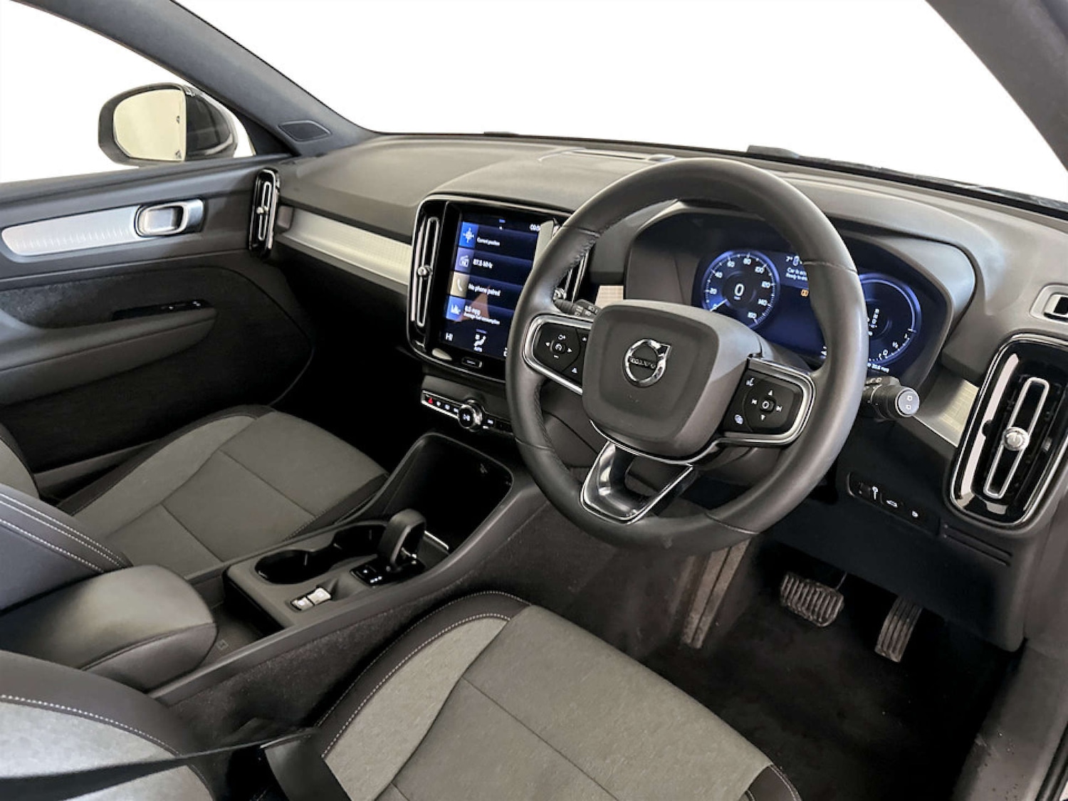 Used Volvo XC40 2022 for sale - 77378428: Photo 16