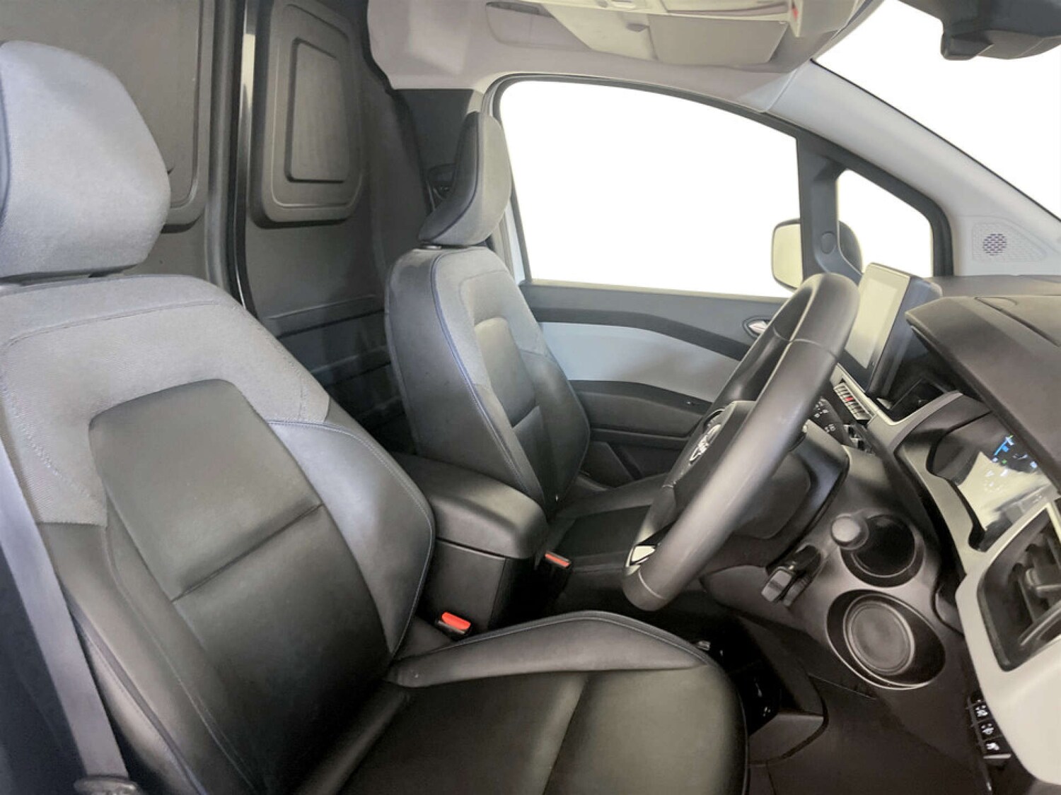 Used Nissan Other 2023 for sale - 77469976: Photo 13