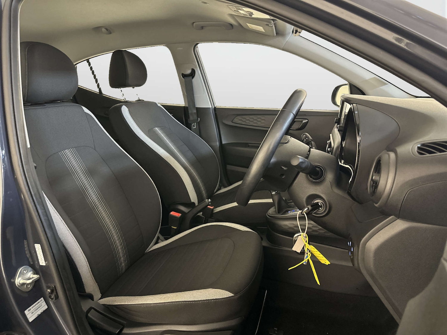 Used Hyundai i10 2022 for sale - 77989969: Photo 13