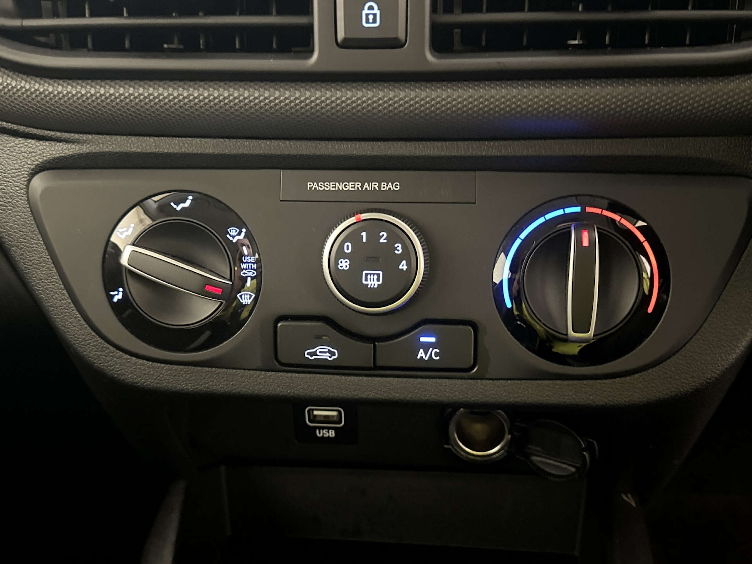 Used Hyundai i10 2022 for sale - 77989969: Photo 24