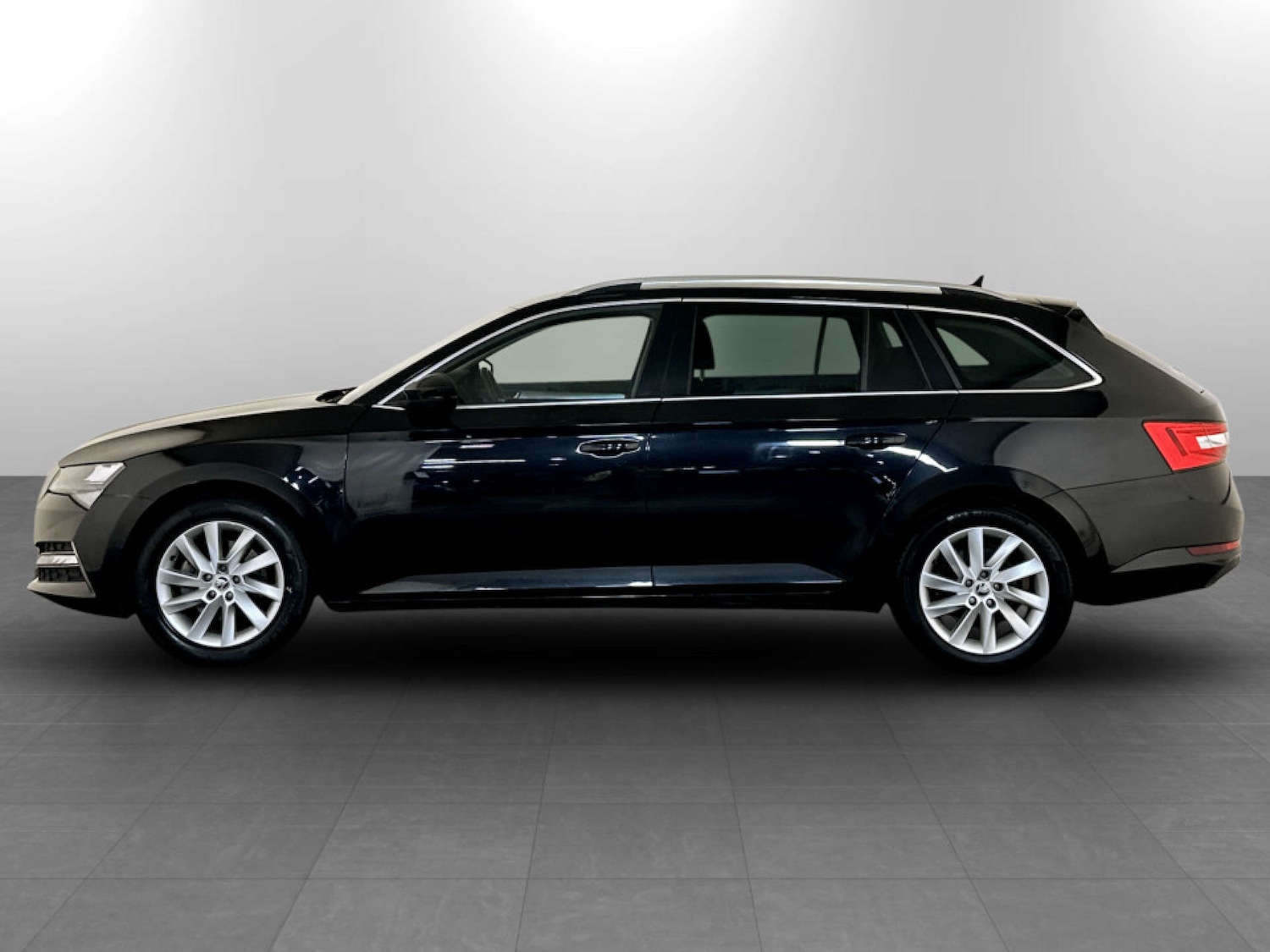 Used Skoda Superb 2023 for sale - 77328567: Photo 7