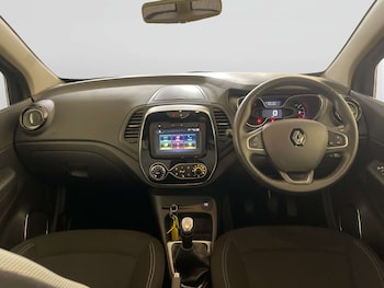 Used Renault Captur 2019 for sale - 78736140: Photo