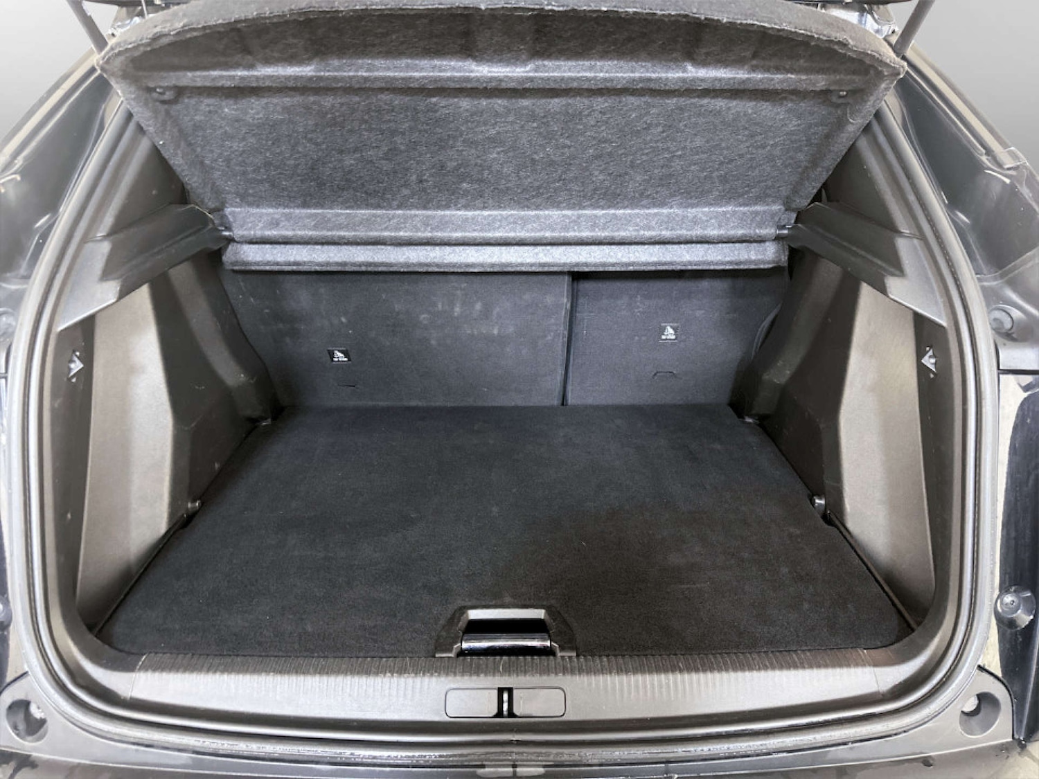 Used Peugeot 2008 2021 for sale - 77185931: Photo 15